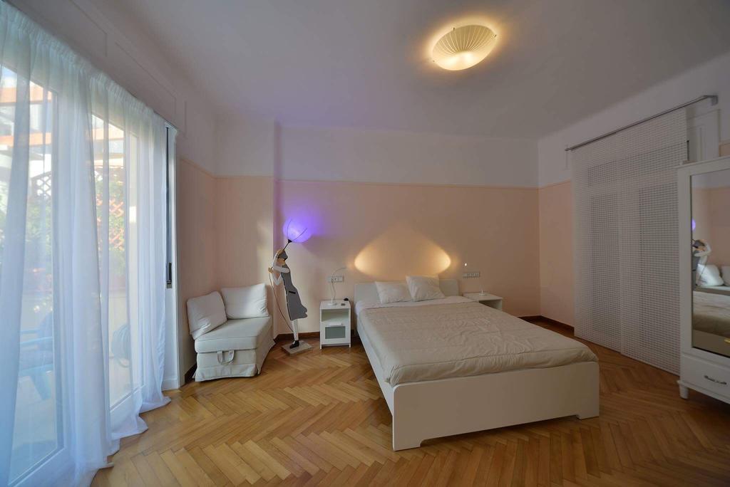 Oasis Veranda Under Columns.Kolonaki Embassy Area. Athens Ngoại thất bức ảnh